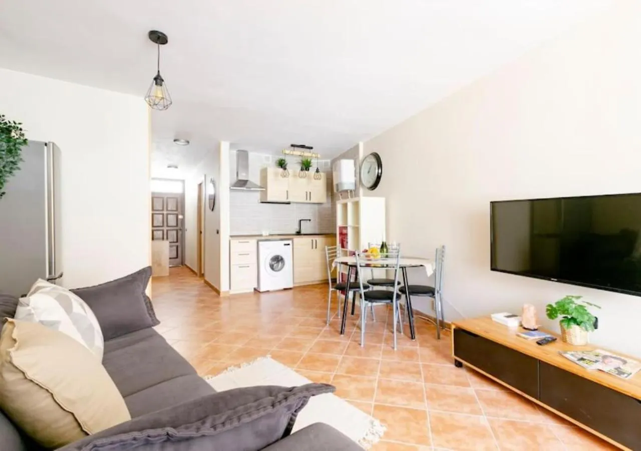 Cosy Apartment In Los Cristianos 5Min To The Ocean